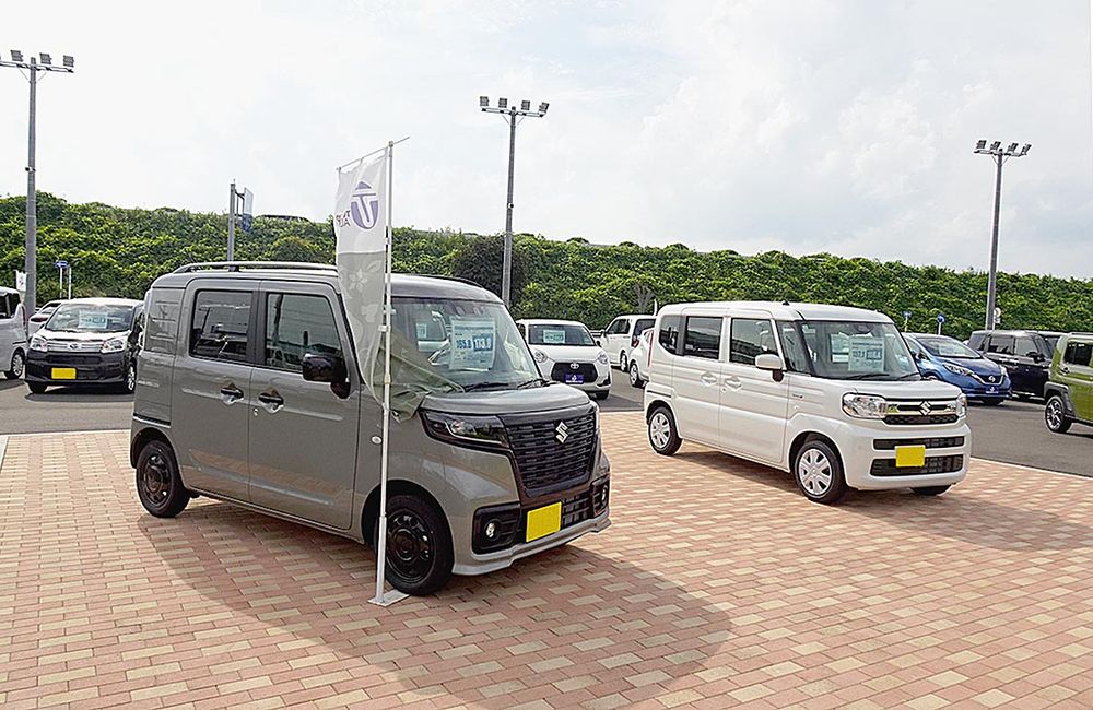 ゆとりのある中古車展示
