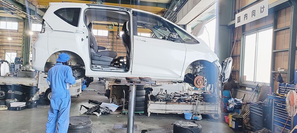 使用済み車を解体