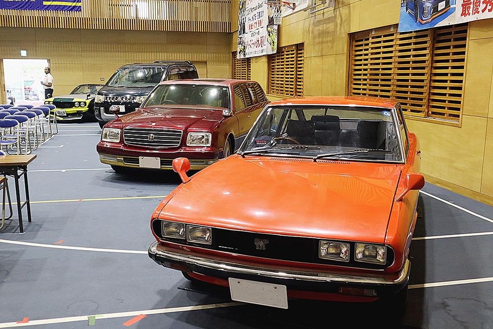 会場には作品のベースとなる車両が展示された
