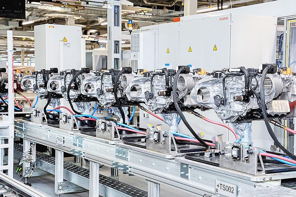 シュタイアー工場の電動ユニット生産ライン