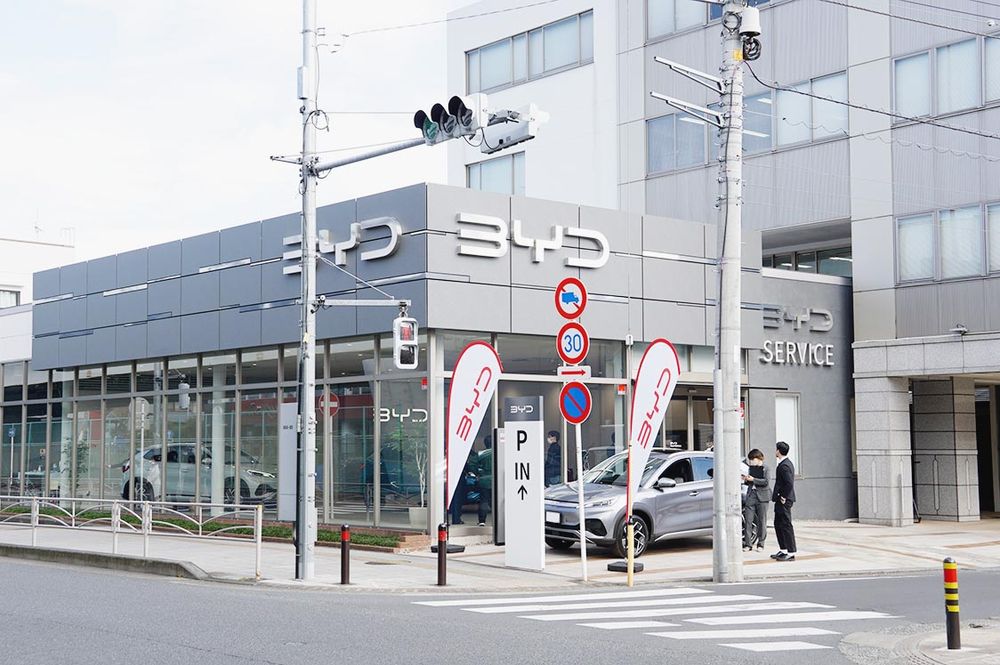 23年にオープンした正規ディーラーの1号店