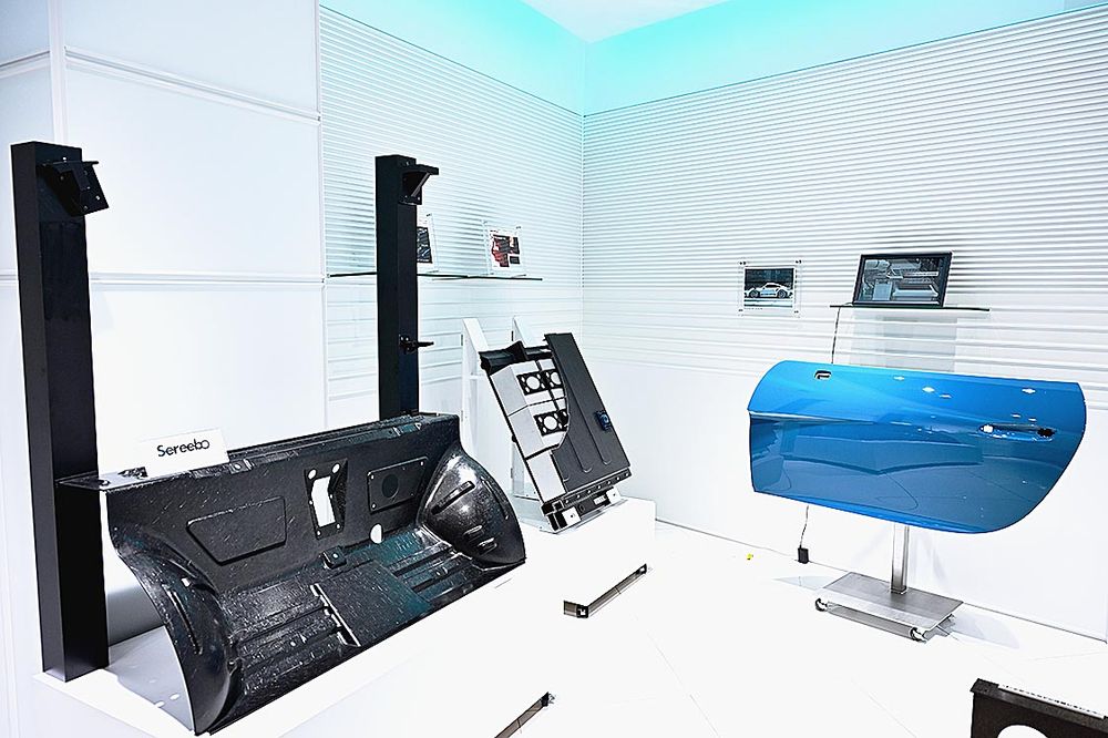 高い成形性生かし内外装やバッテリーケースなど用途は豊富（帝人の製品サンプル）