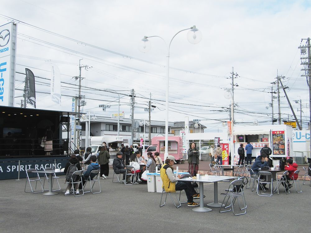 多くの来場客でにぎわう会場
