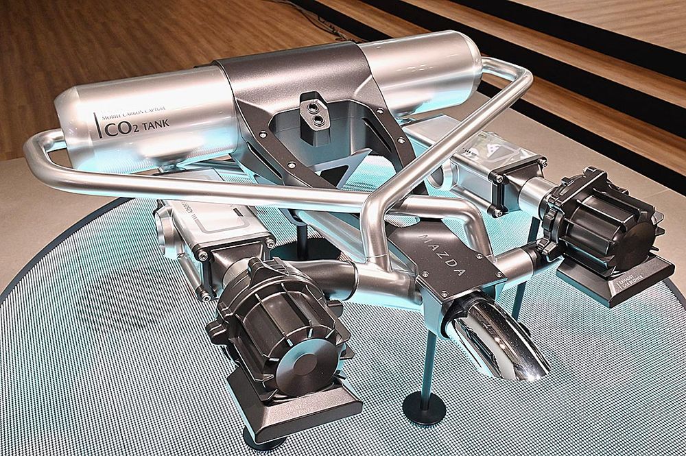 ＪＭＳ２０２５に出展したシステムは吸着したＣＯ２を貯蔵するタンクも備える
