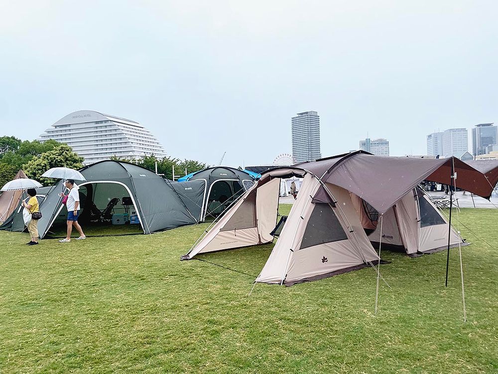 有名アウトドアブランドやキャンプ場、関連団体などが軒を連ねた
