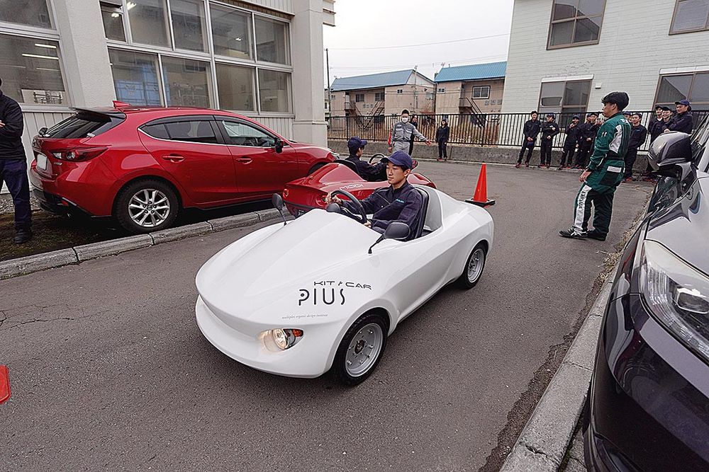 組み合立てた車両を試乗