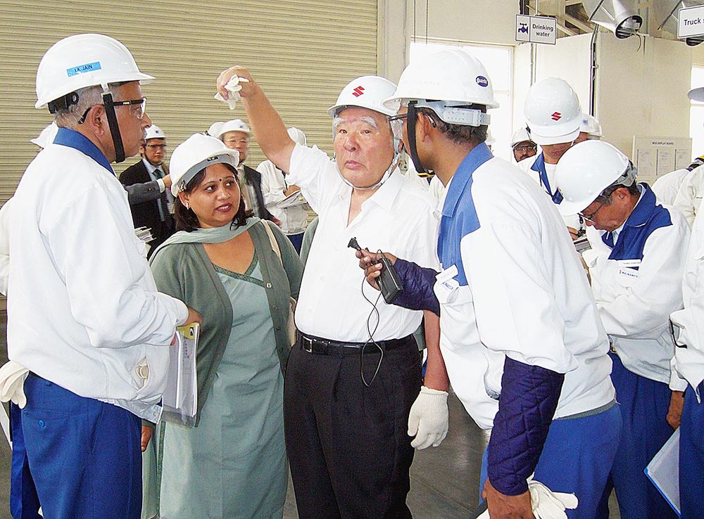 修氏が経営を主導していたころ
（インド製造拠点の視察）
