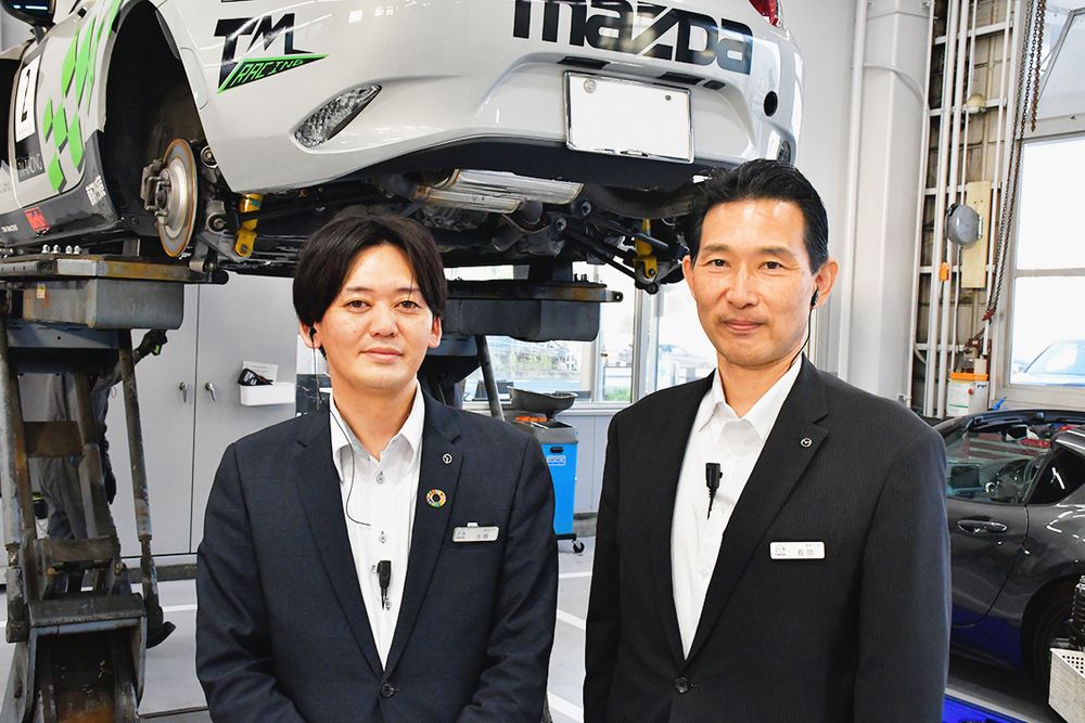 長岡店長(右)と古橋マネージャー
