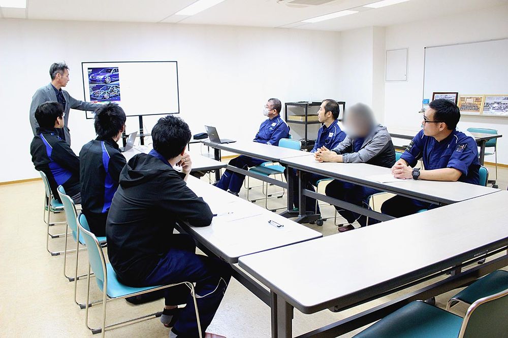 店舗での説明会の様子