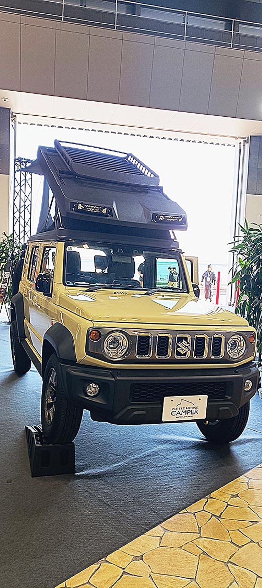 ジムニーもルーフトップを付ければ、スペースに余裕