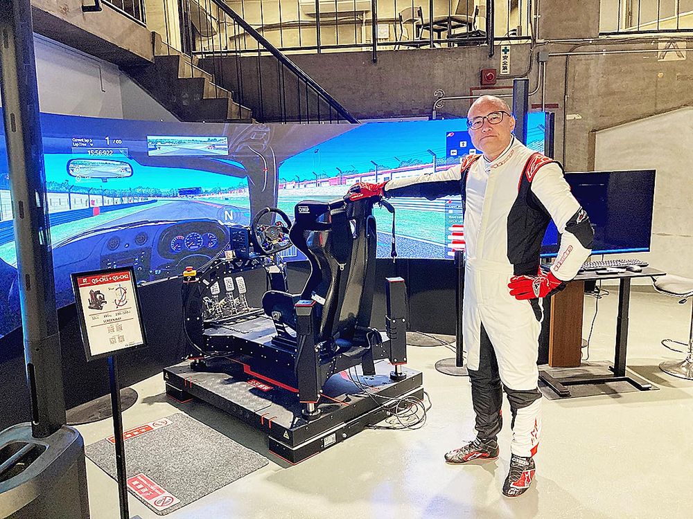 着用したレーシングスーツはＳＰＫが総輸入元の伊アルパインスターズ社製