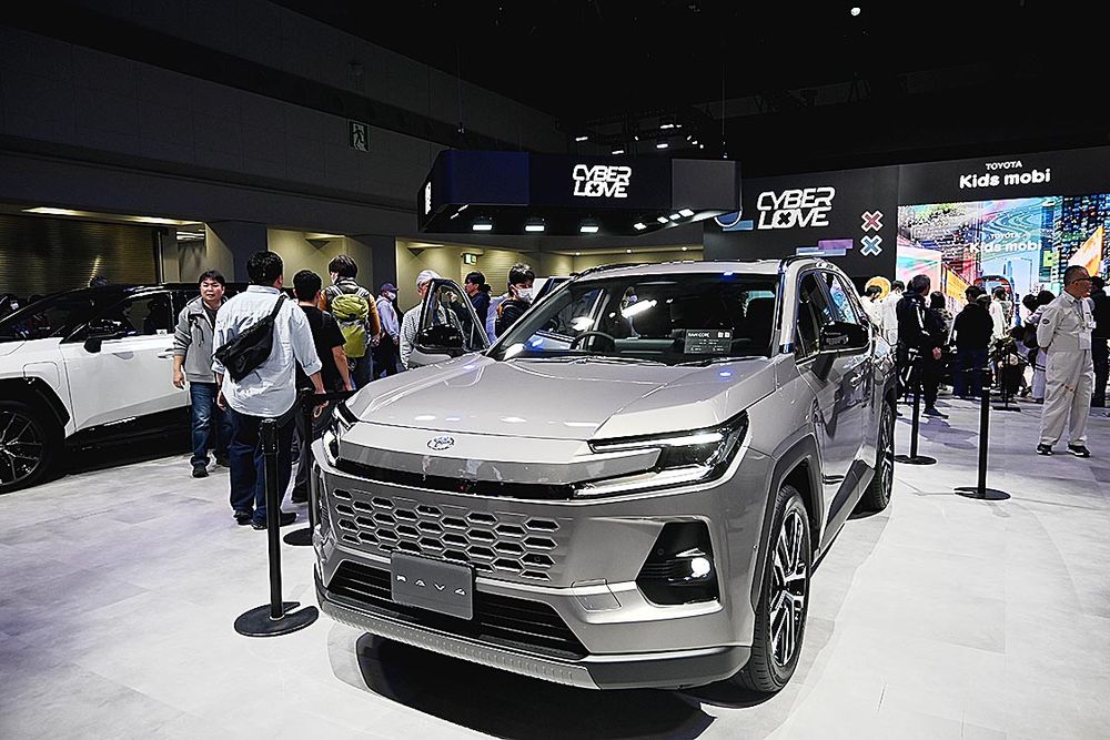 2025年12月に発売したトヨタの新型「RAV4」。7年ぶりのフルモデルチェンジを遂げ、モビリティショーでお披露目された