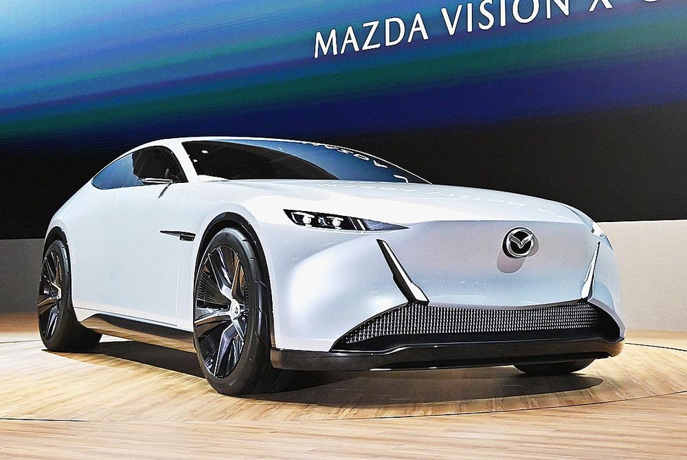 マツダ「ビジョンＸ─クーペ」
