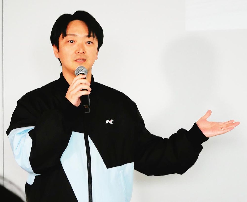 モータースポーツ担当の澤村氏