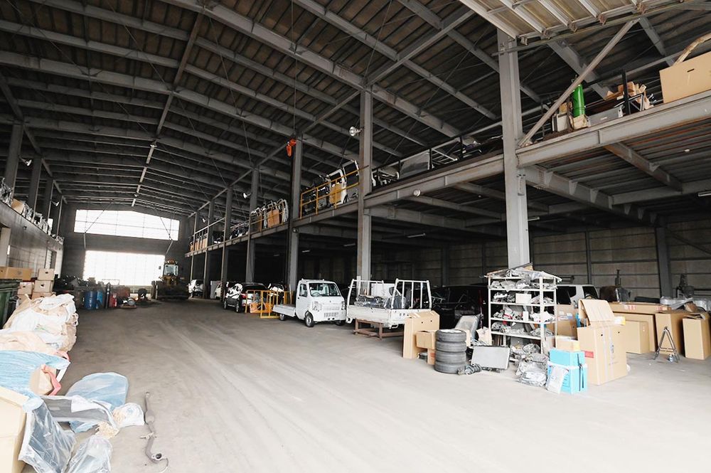 本社工場は余裕のあるスペースで質の高い生産を追求
