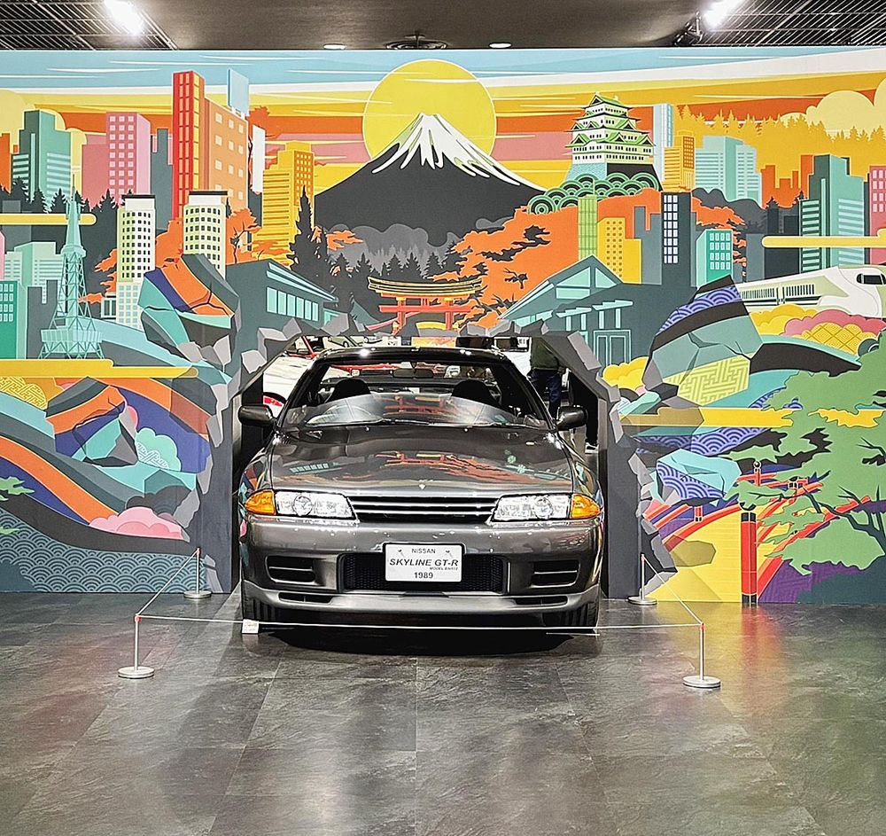 来場者を迎える日産「スカイラインＧＴ―Ｒ」