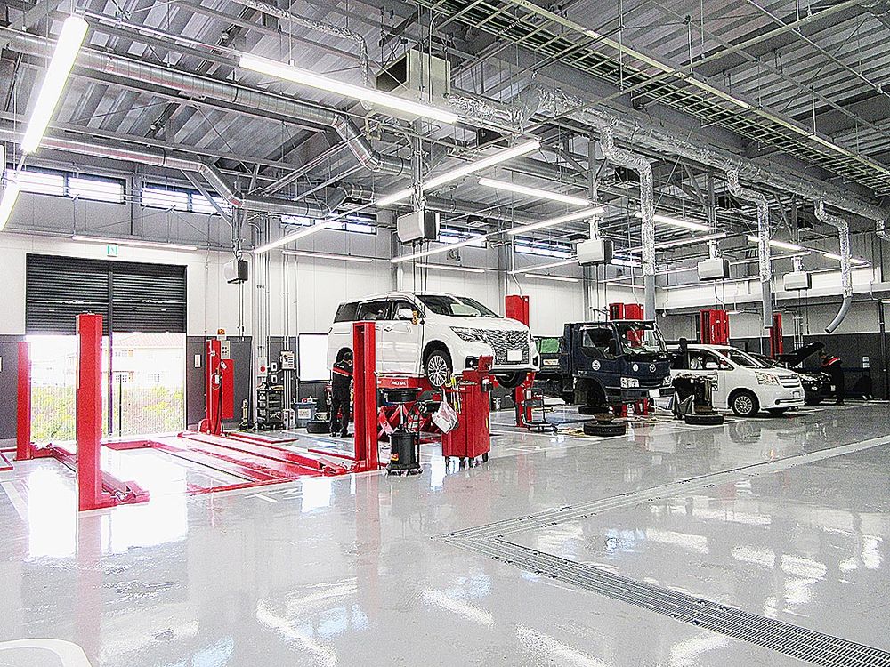 サービス工場内観