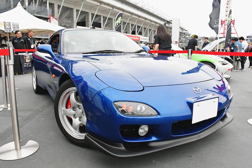 同社がレストアした3代目(FD型)RX―7