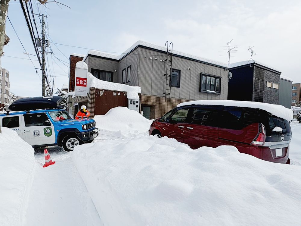 慣れない降雪での救援に尽力した