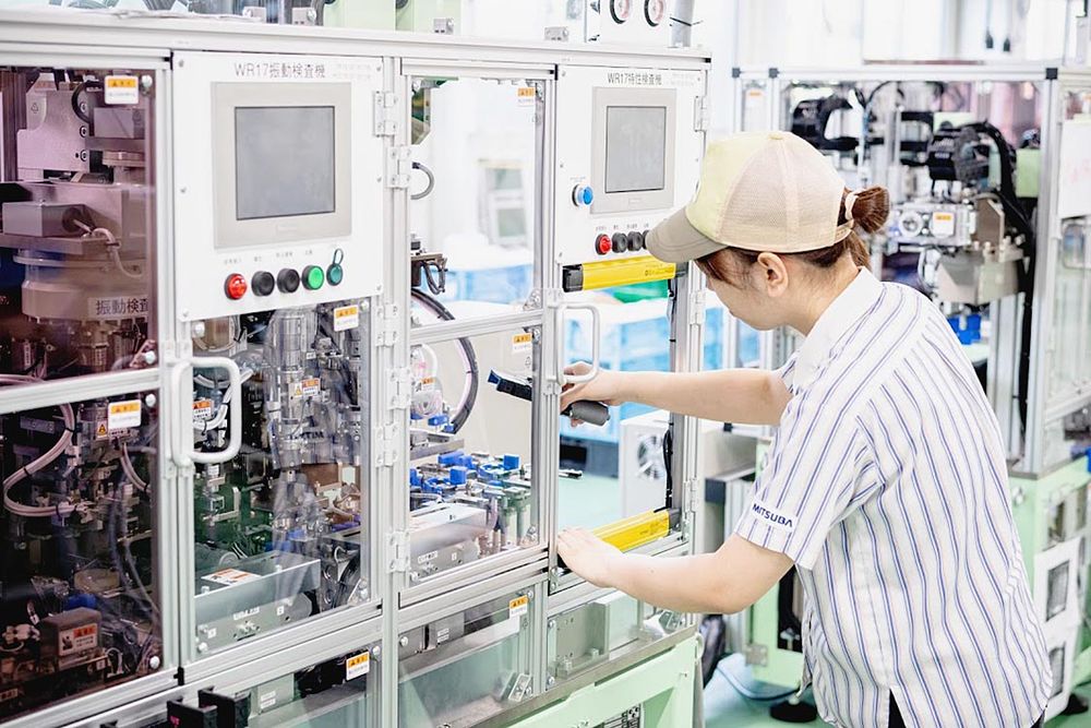 生産設備は社内で内製化している