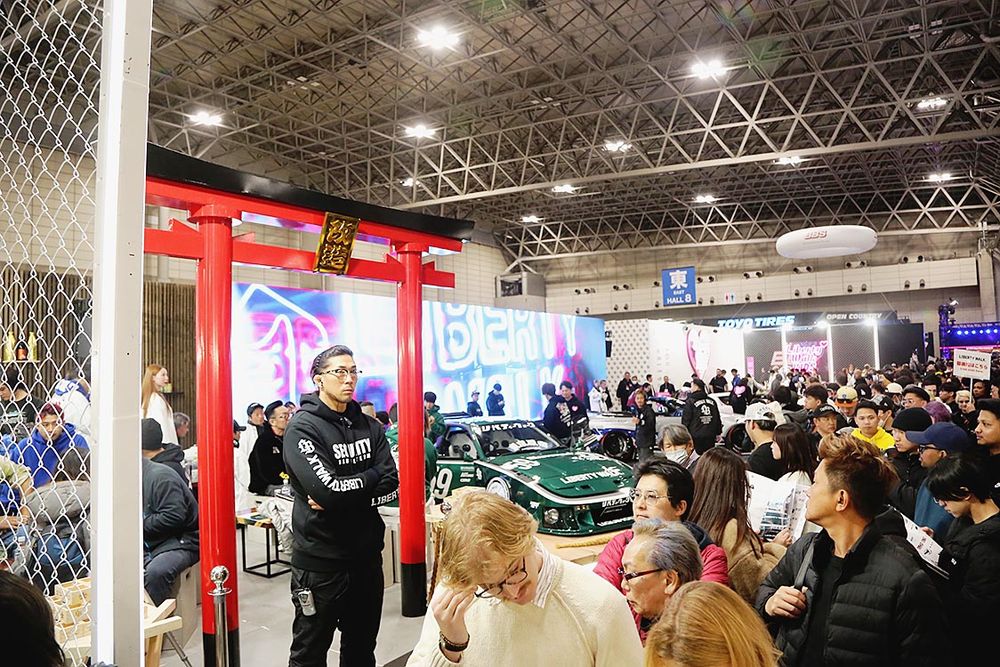 外国人の人気をつかむコツは「日本っぽさ」(東京オートサロンのリバティウォークブース)