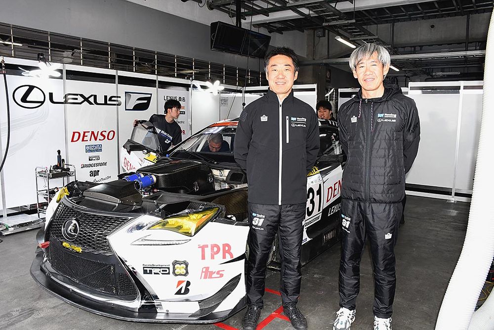 カローラ三重の永井宏明社長兼会長（左）とノヴェル三重の永井秀貴社長は、スーパー耐久シリーズなどに出場