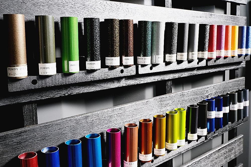 粉体塗料のカラーバリエーションも豊富に揃える
