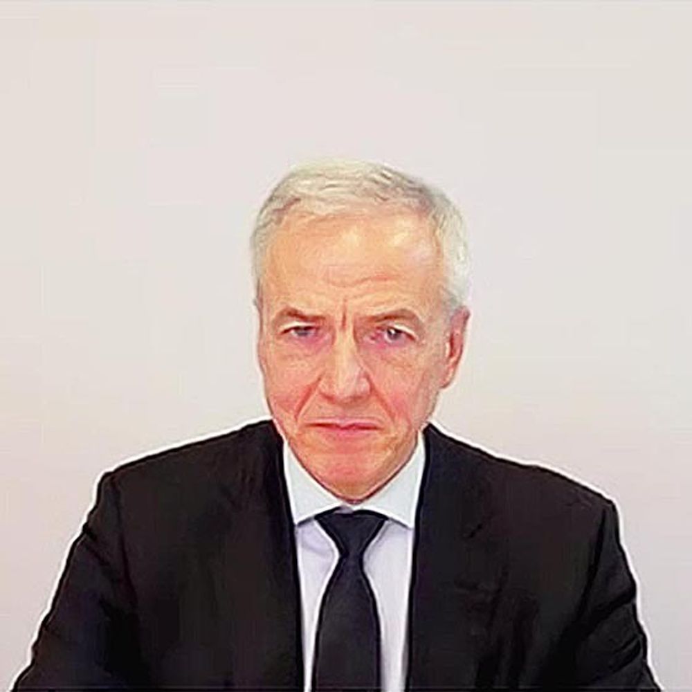 カール・デッペン社長