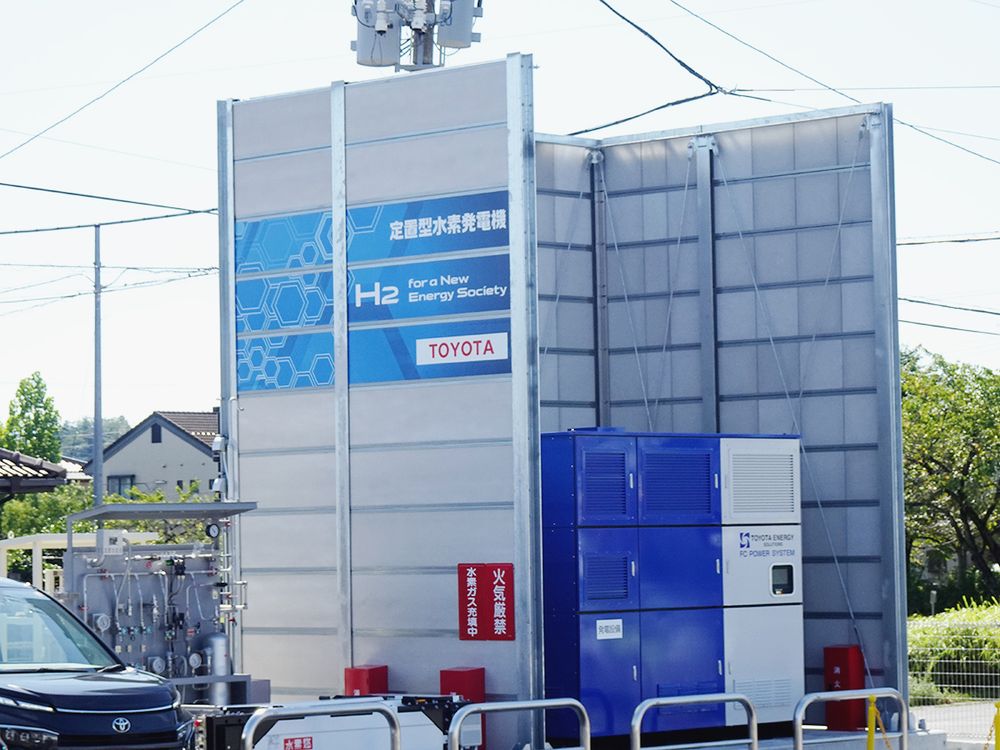 店舗敷地内に水素と太陽光発電の設備を併設する
