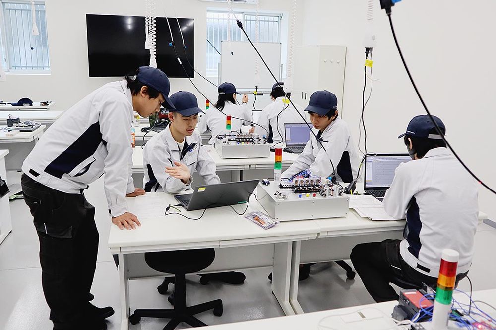 保全実務に必要な基礎から学ぶことができる