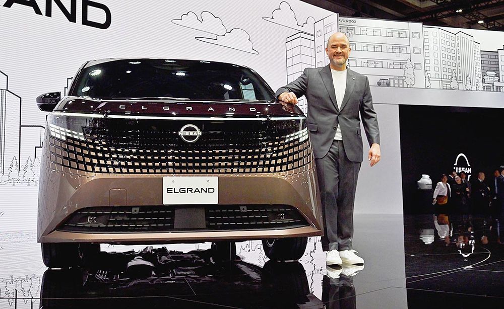 次期「エルグランド」と日産自動車のイヴァン・エスピノーサ社長（ＪＭＳ２０２５）
