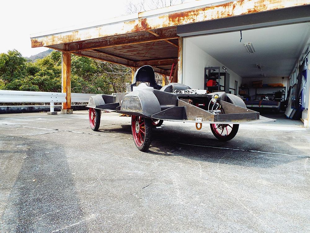 現役で競技に参戦するソーラーカー