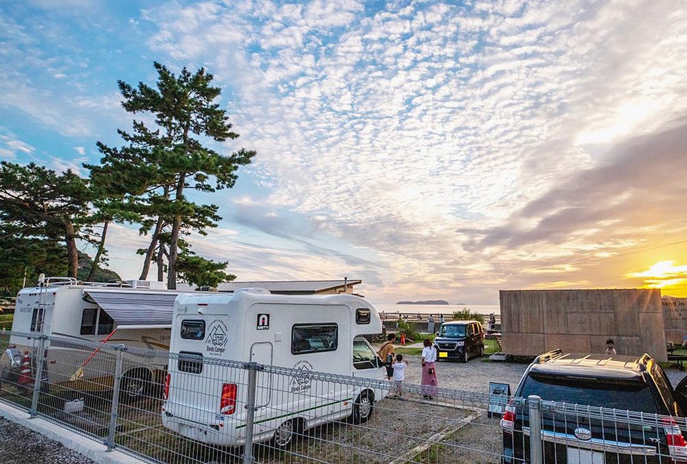 RVパーク「父母ケ浜」（提供：三豊市）
