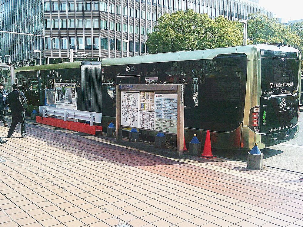 全長約１８㍍の巨大な車体