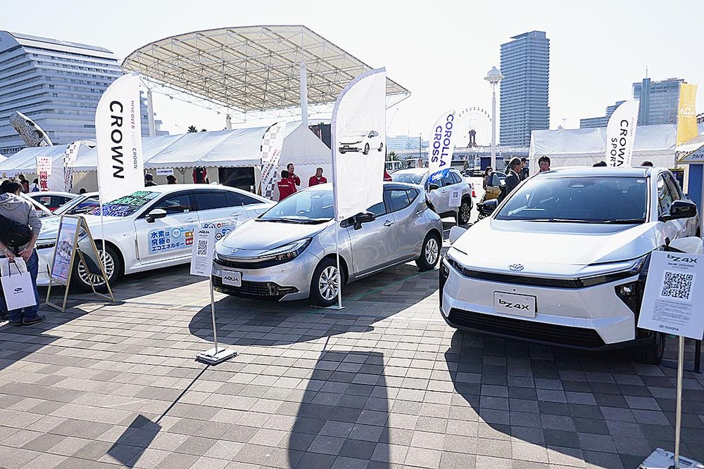 最新の安全装備を備えたエコカーを訴求
