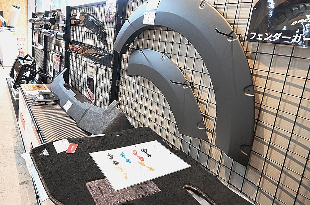 カスタムメーカーのパーツも豊富に用意。札幌市内で実物を確認できるショップはめずらしい
