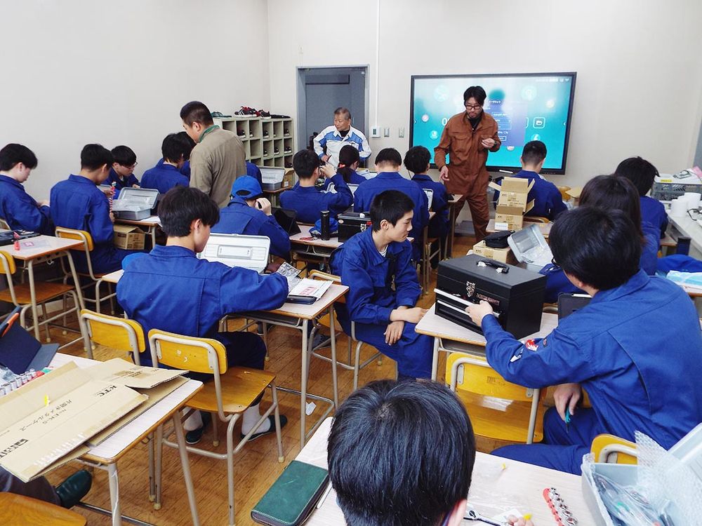 和気あいあいとした授業の様子