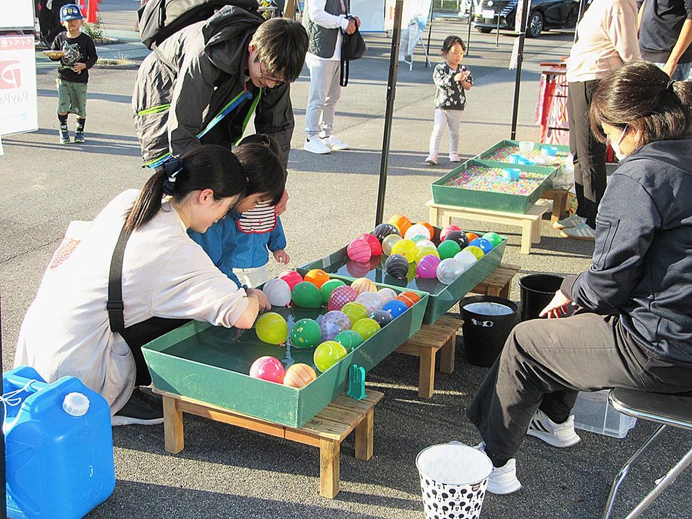 子ども向け企画も家族連れでにぎわった