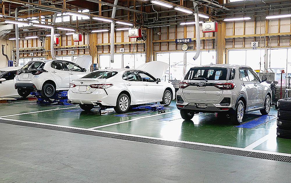 サービス工場内は冷暖房を完備