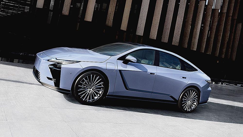 レクサス「ＥＳ」のプロトタイプ