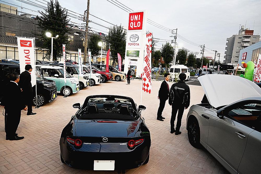 各メーカー販売店が集まり、合同展示会を行った