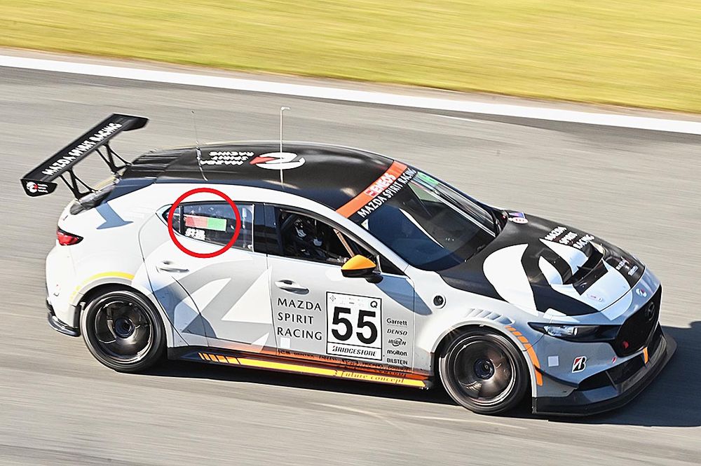 マシンにゲージを取り付け、吸着状況を示した（写真円内、赤から緑に変化）