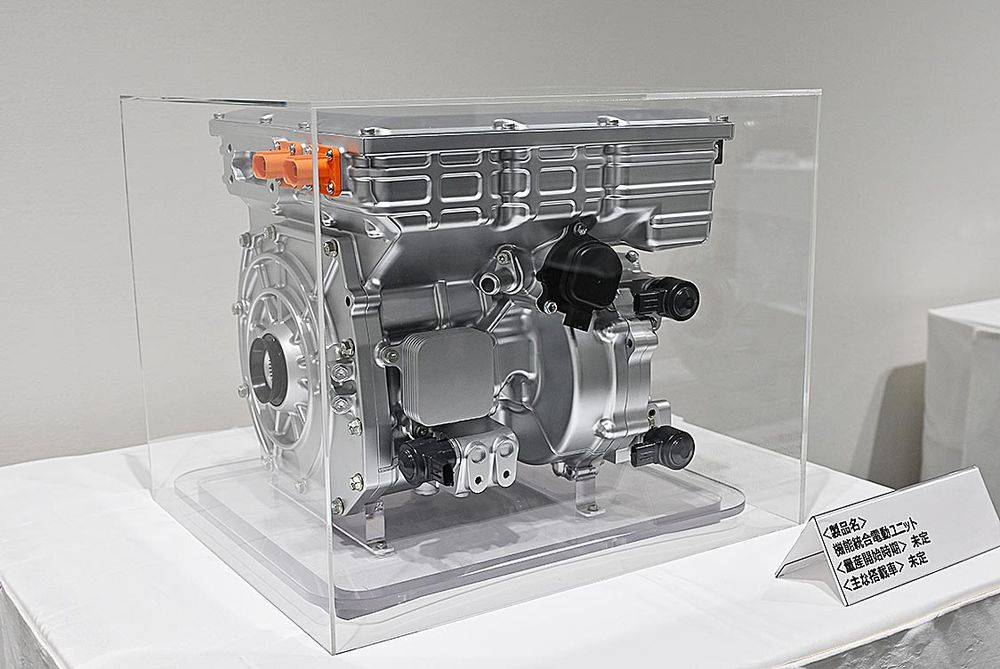 アイシンが手掛ける次世代eアクスル「Ｘイン１」の試作品
