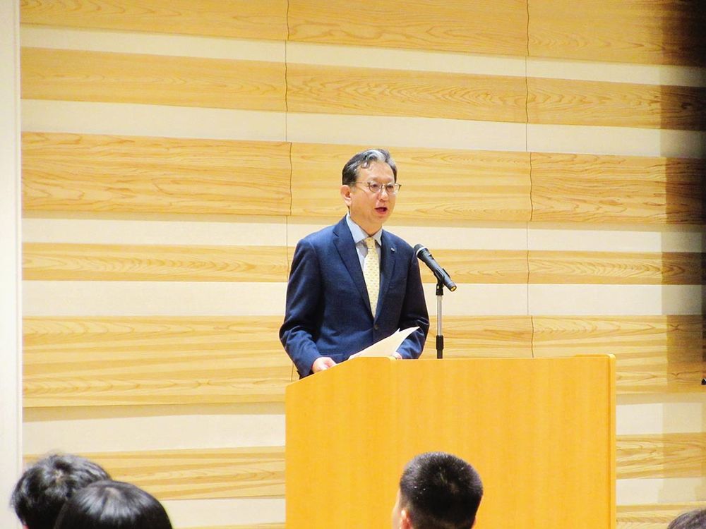 参加者に「新たな奈良スバルを目指す」と訴える高木社長