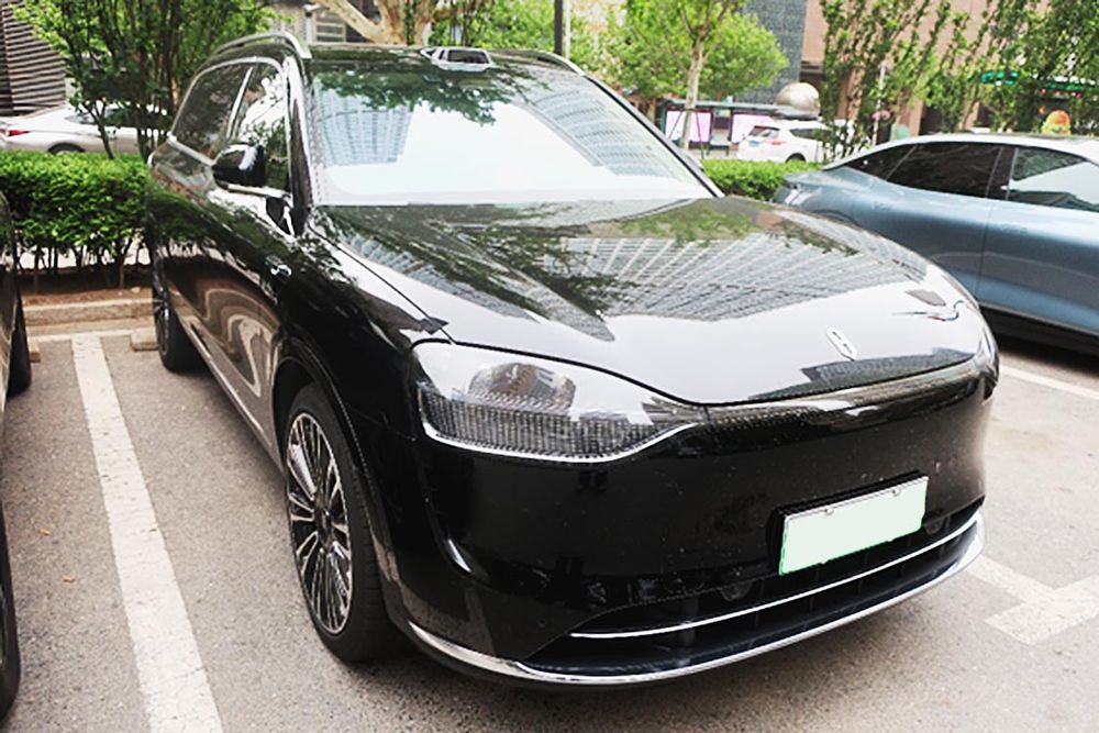 写真２　ＡＩＴＯ　問界　上級モデル「Ｍ９」（ＥＶ）