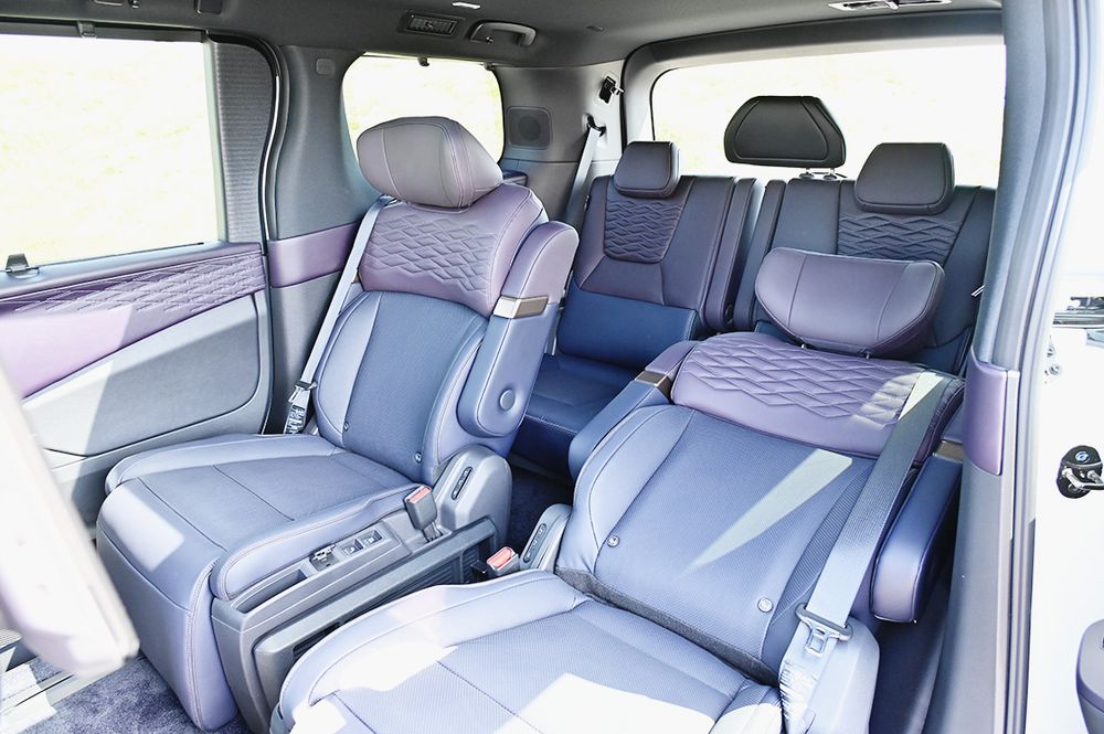 車体の拡大と座面の変更などで快適性を向上