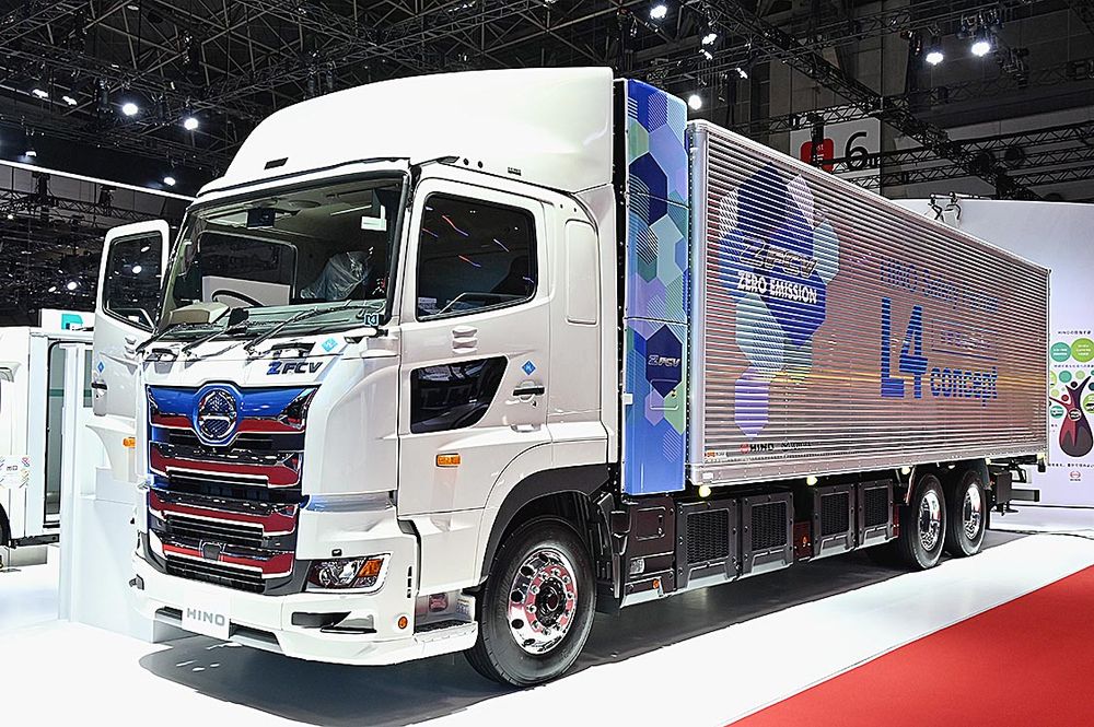 日野は昨年、大型燃料電池トラックを発売した