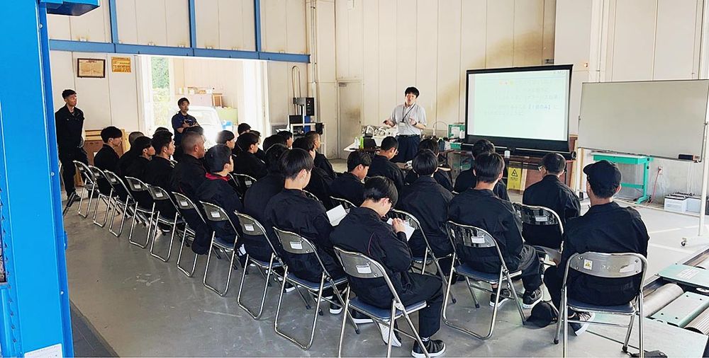 佐世保実業高校の自動車エンジニアリング学科での出前授業