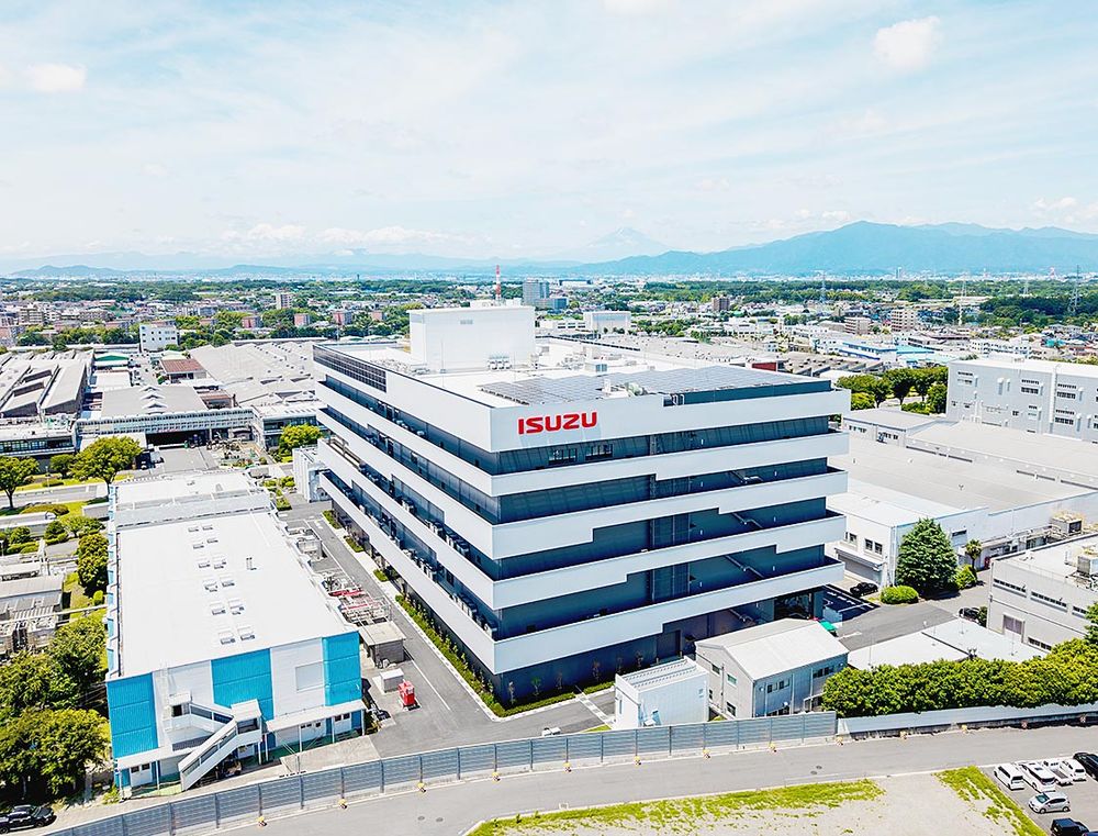 いすゞの電動開発棟はEV市場の停滞の中での稼働となった