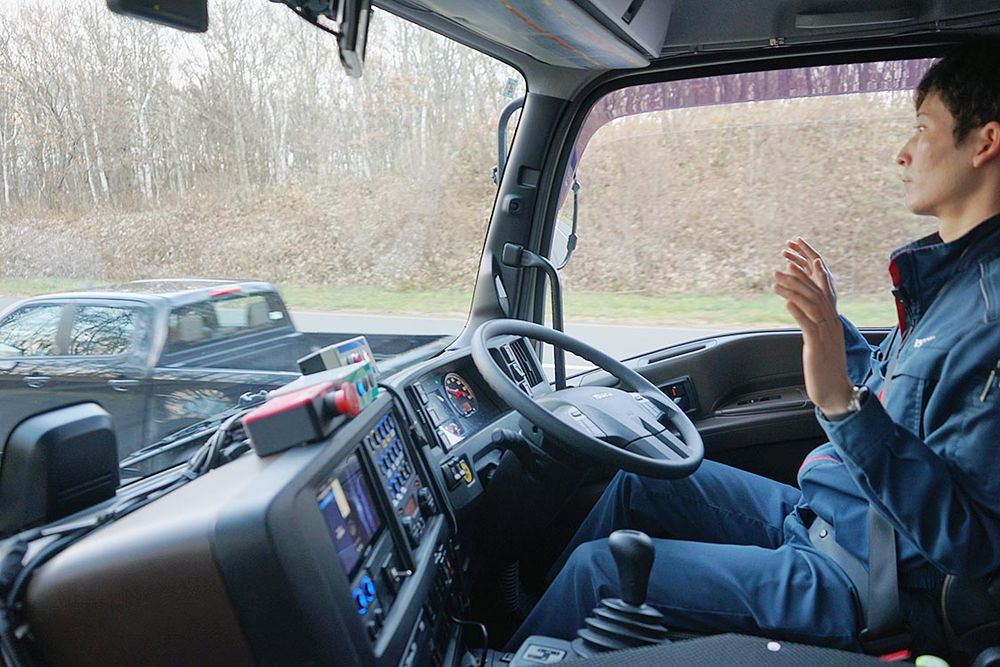 来月から実証として公道を走り出すいすゞのＬ４トラック
